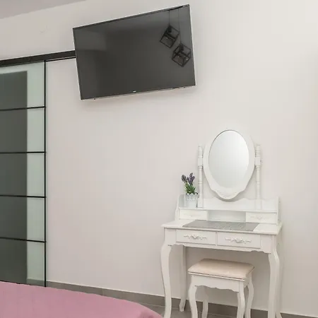 アパート 3 Vera I Ciro Novak, Sea View And Free Parking *